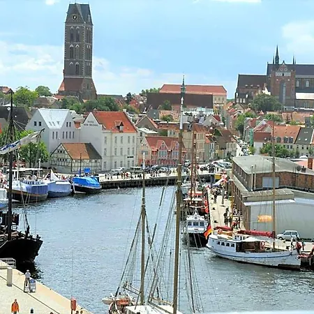 Einladende Mit Terrasse In 2*